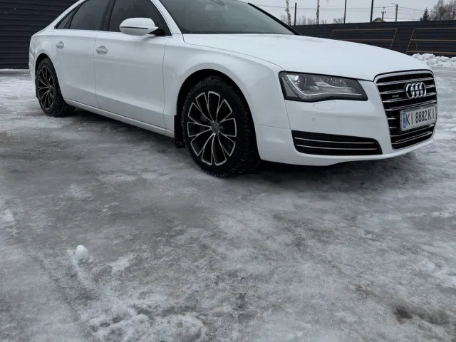 Audi A8 - фото 1