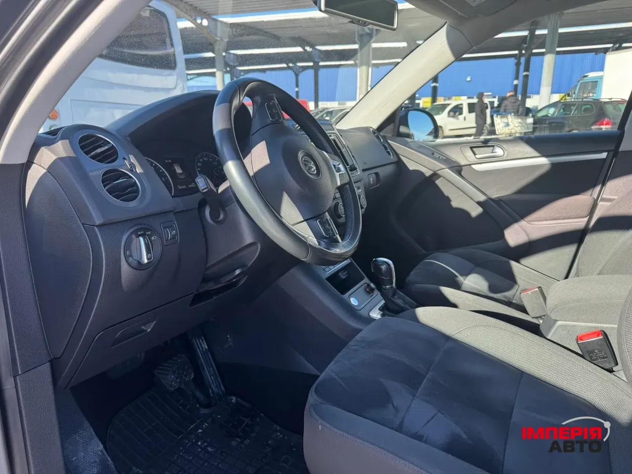 Volkswagen Tiguan - фото 8