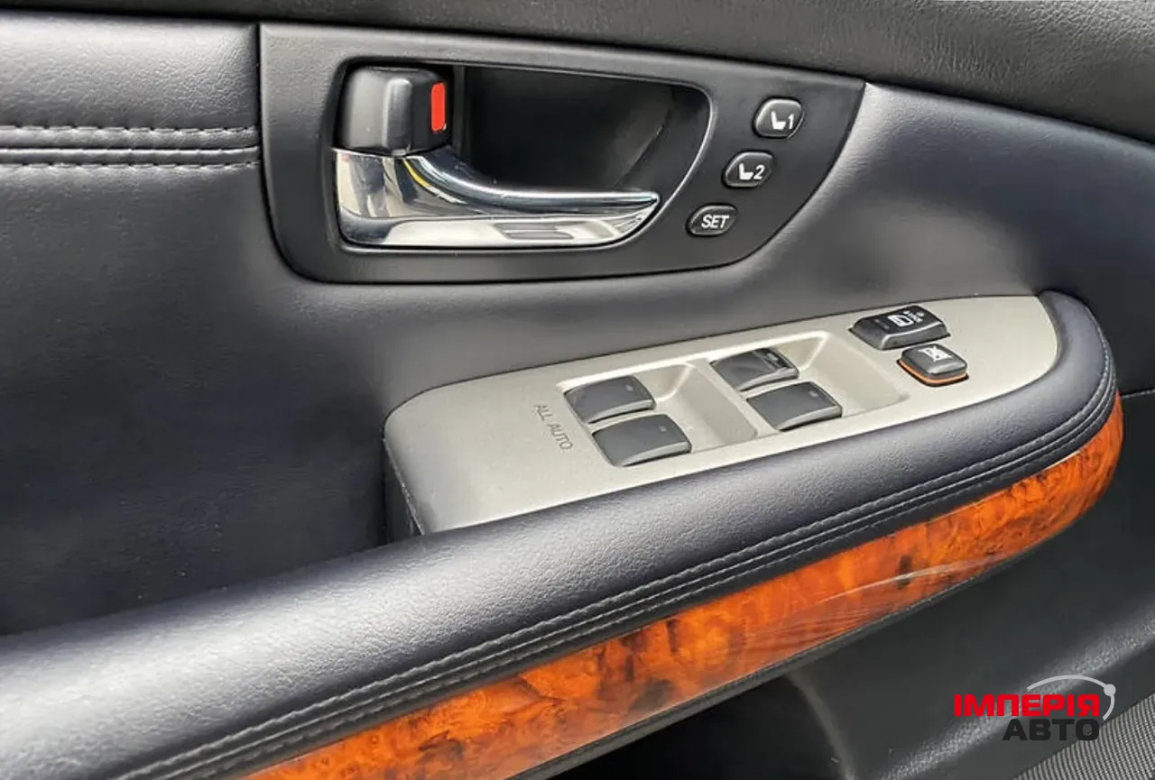 Lexus RX - фото 11