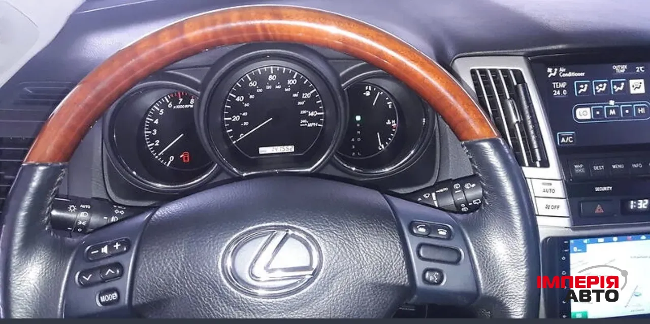 Lexus RX - фото 32