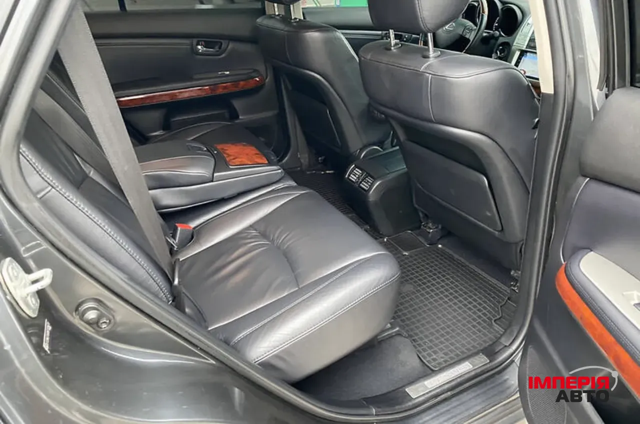 Lexus RX - фото 14