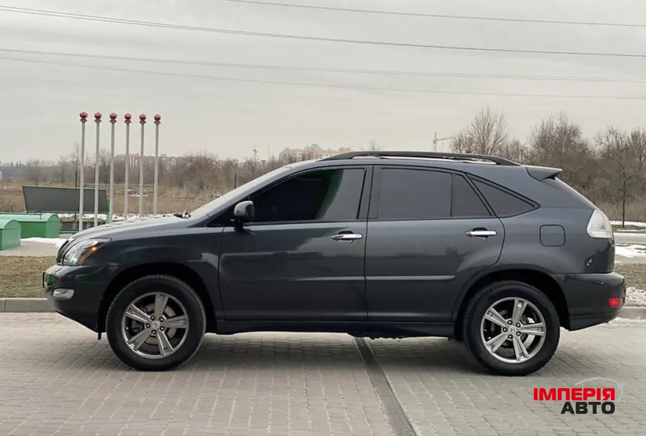 Lexus RX - фото 1