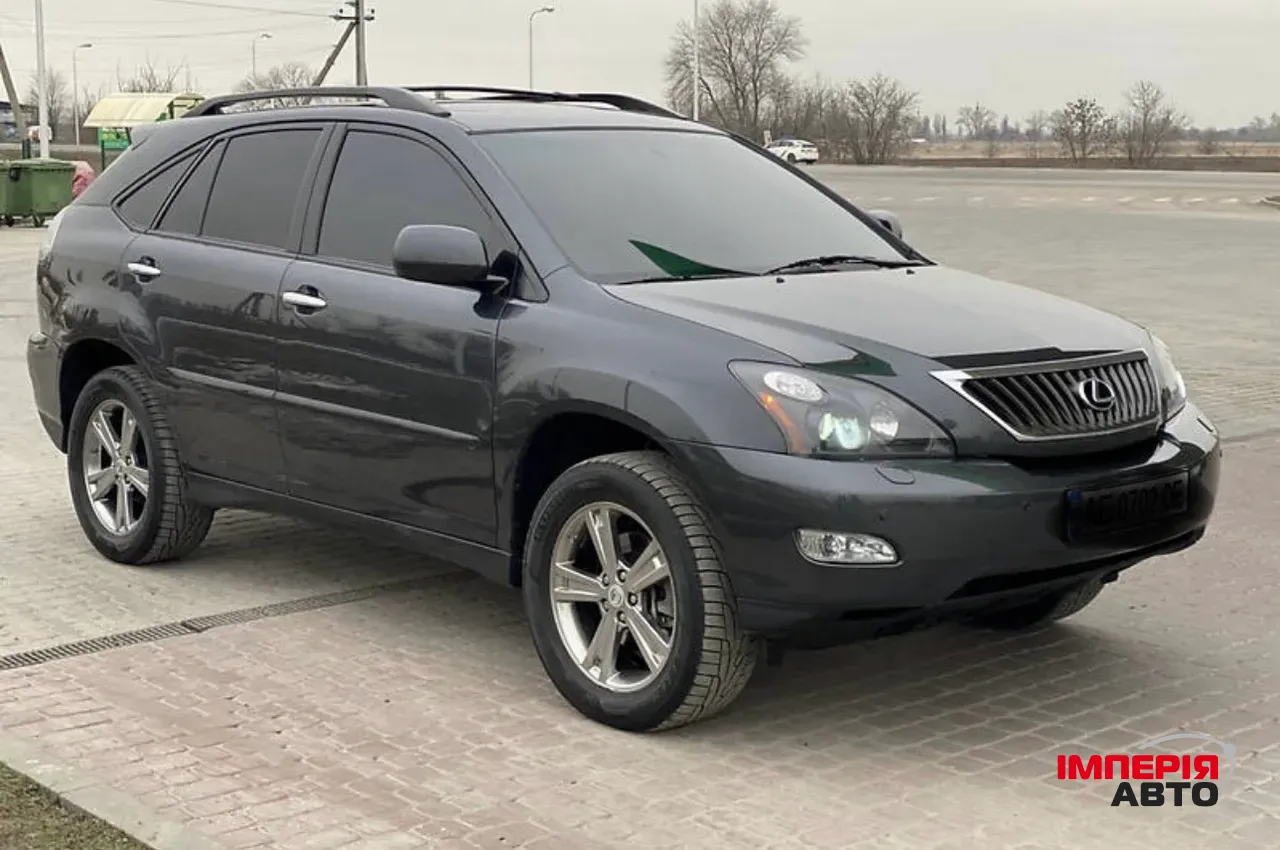 Lexus RX - фото 8