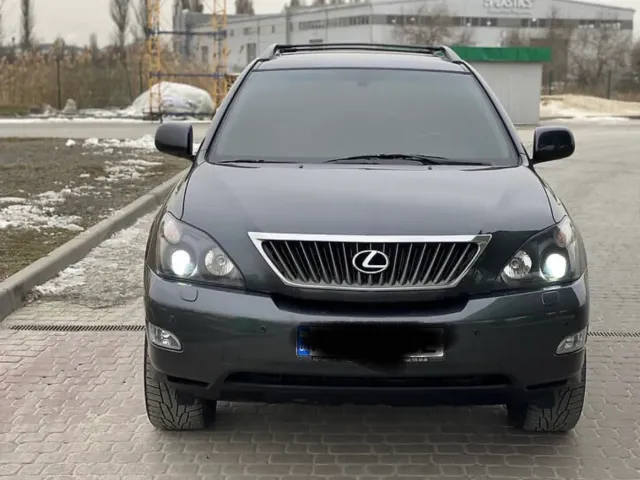Lexus RX - фото 4