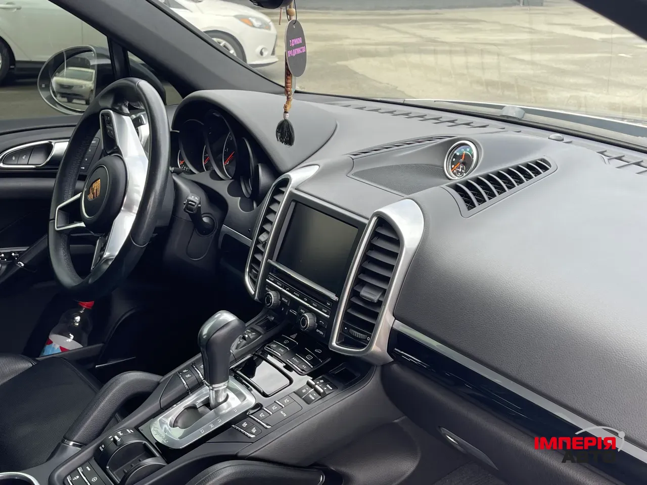 Porsche Cayenne - фото 1