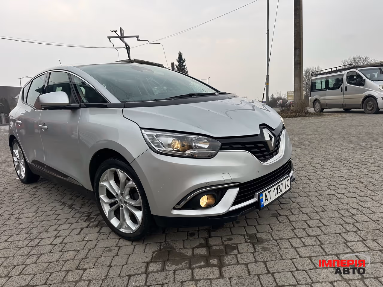 Renault Scenic - фото 10