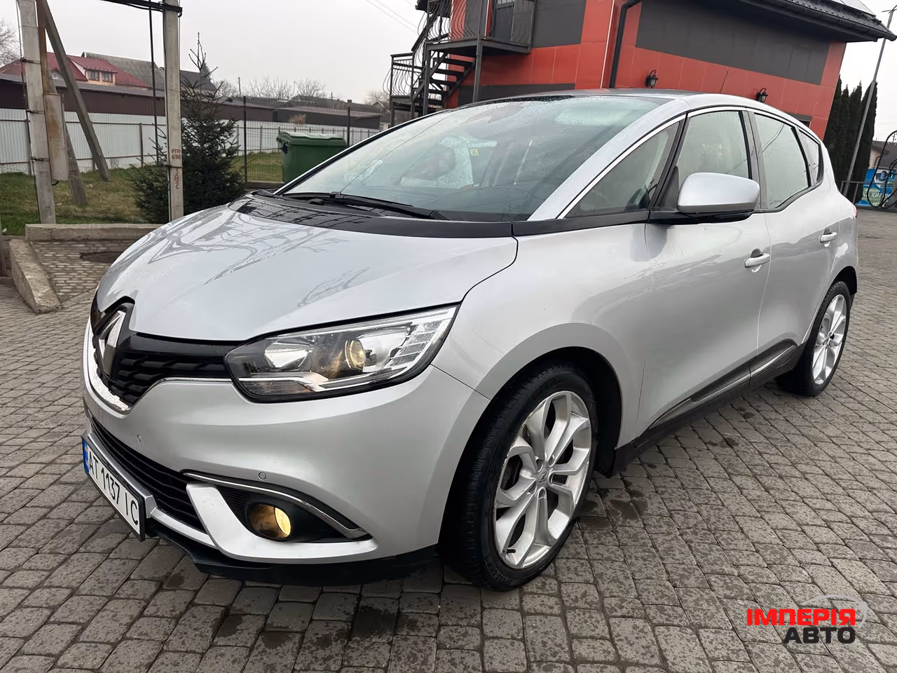 Renault Scenic - фото 12