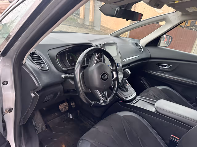 Renault Scenic - фото 4