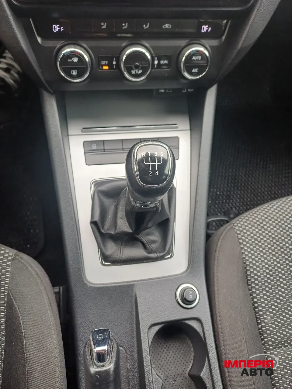 Skoda Octavia - фото 3