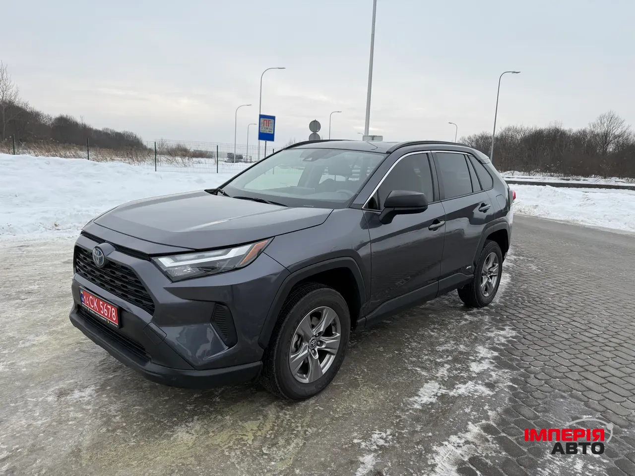Toyota RAV4 - фото 2