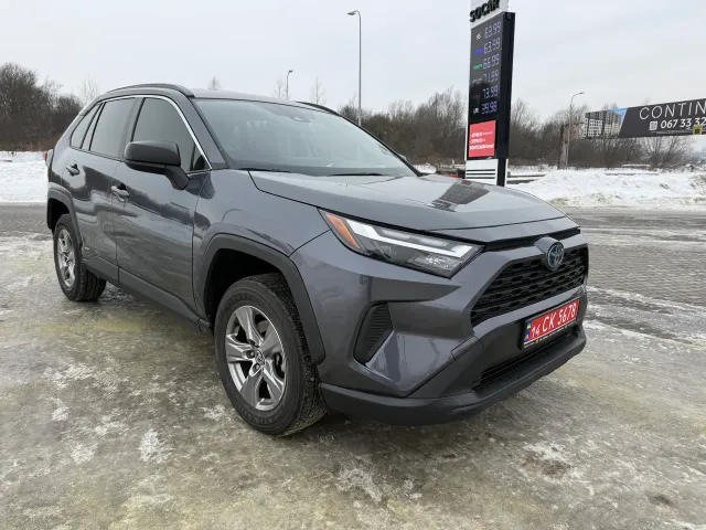 Toyota RAV4 - фото 4