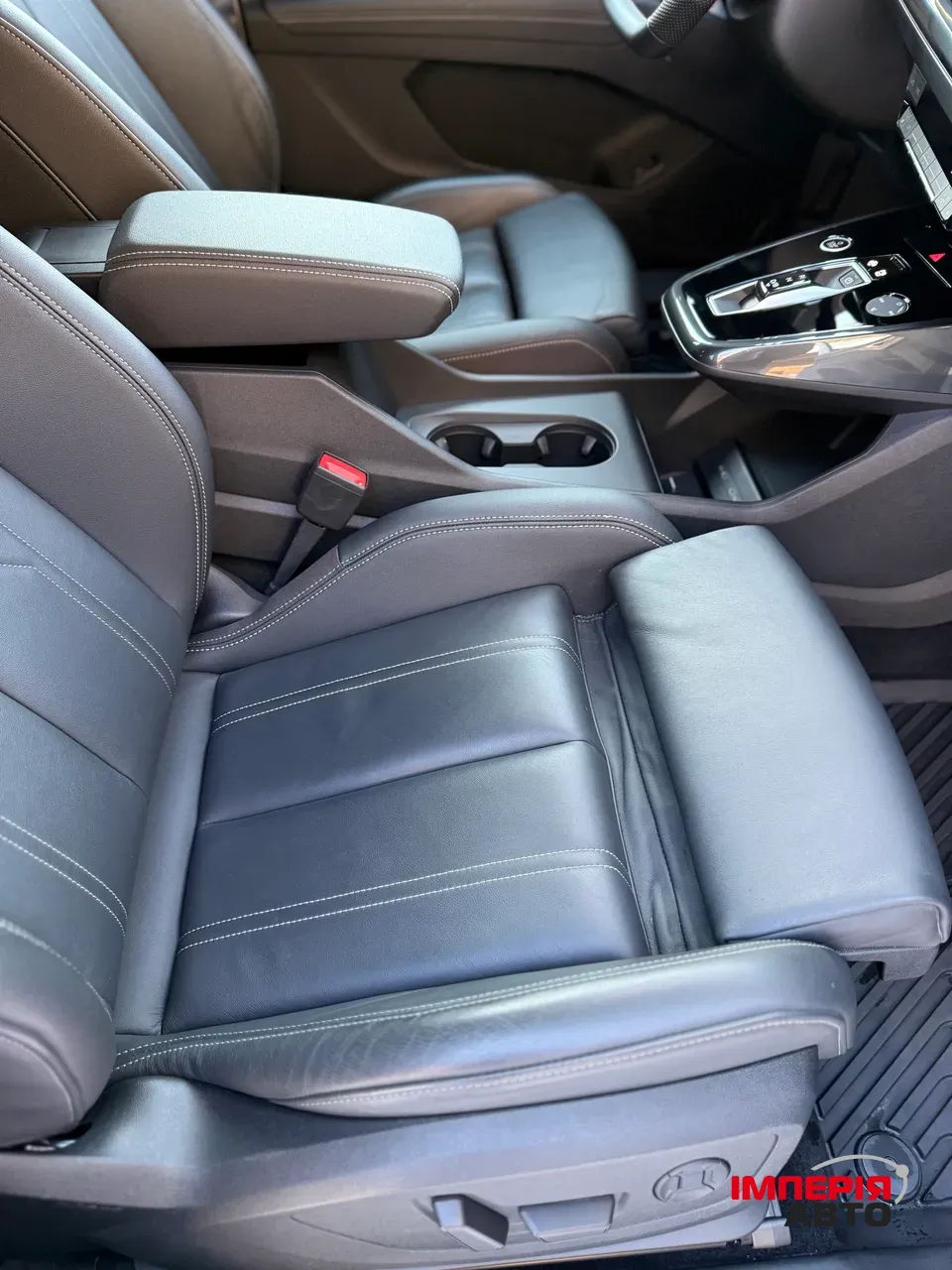 Audi Q4 e-tron - фото 26