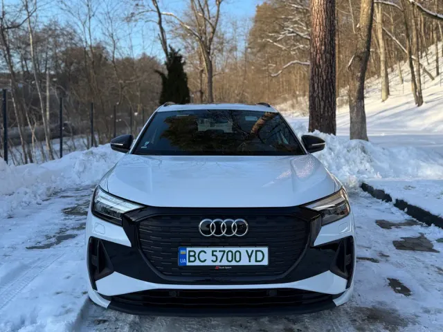 Audi Q4 e-tron - фото 4