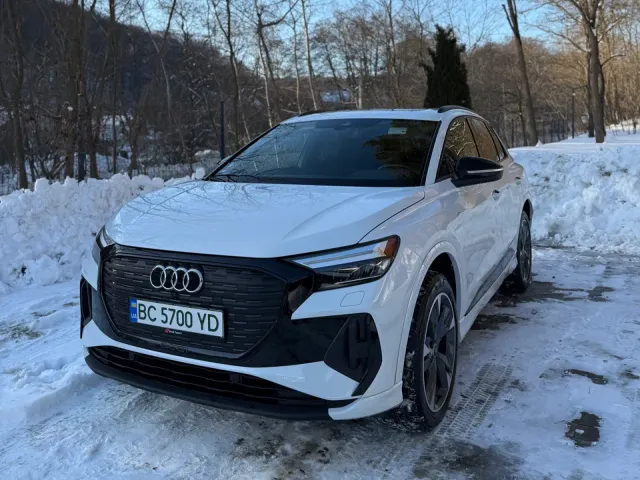 Audi Q4 e-tron - фото 5