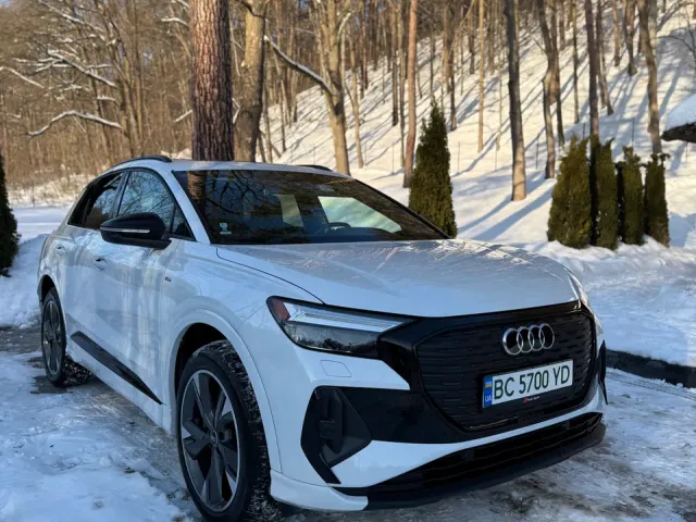 Audi Q4 e-tron - фото 2