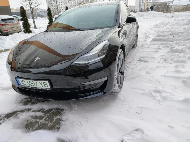 Tesla Model 3 - фото 1
