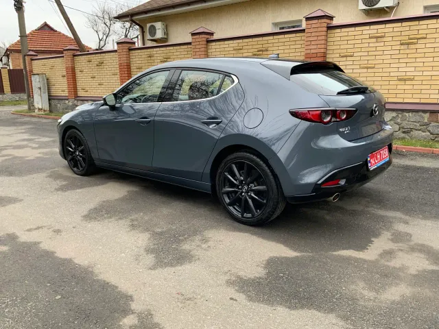 Mazda 3 - фото 5