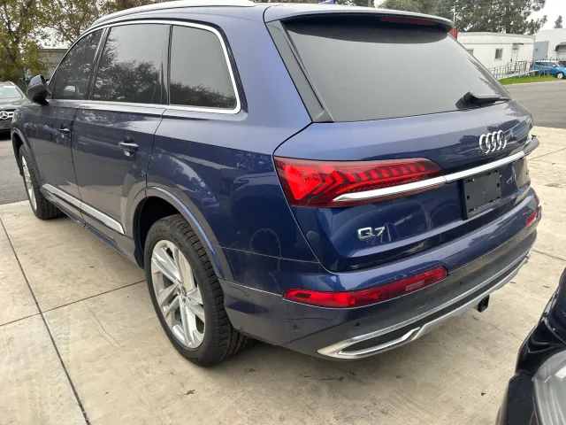 Audi Q7 - фото 4