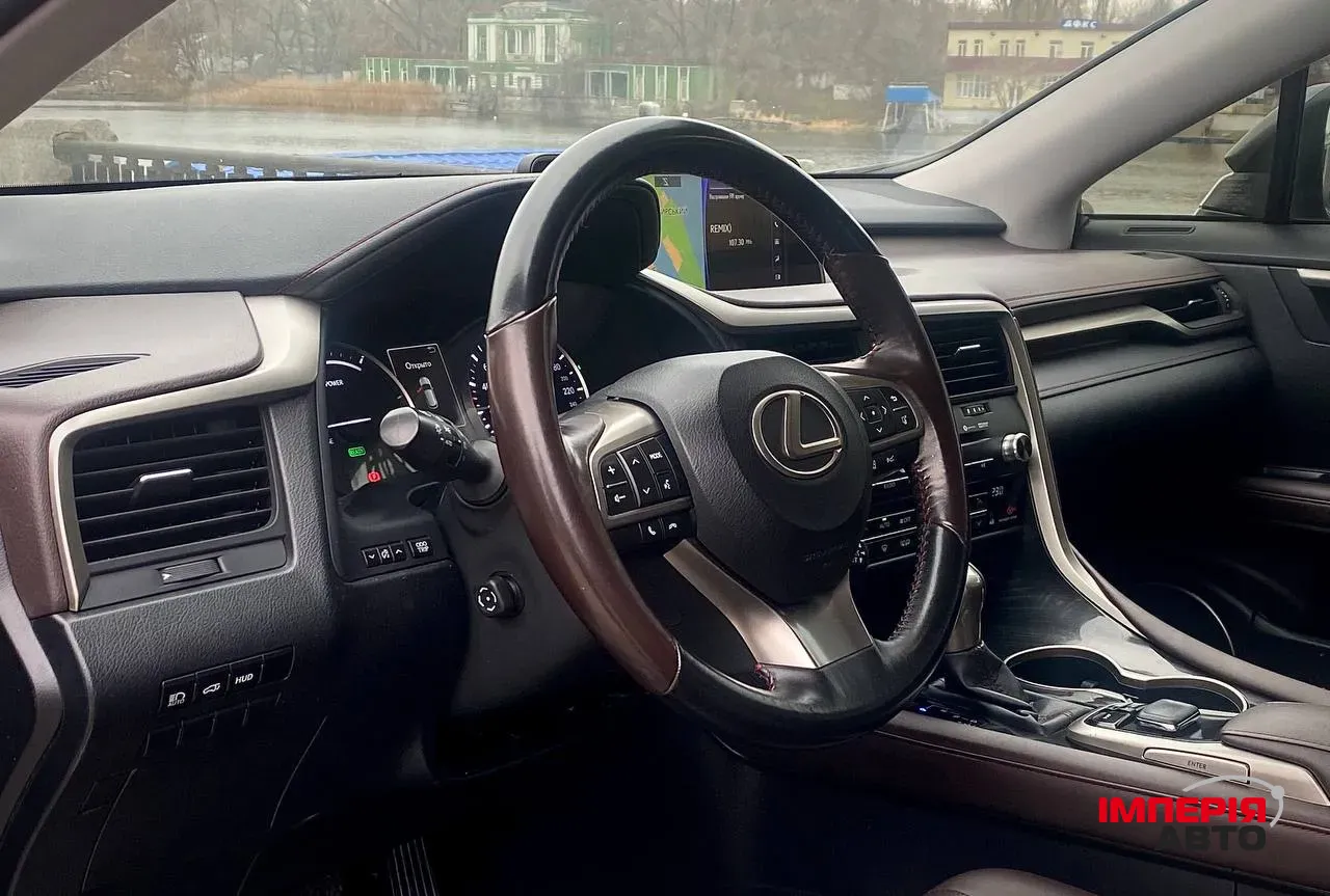 Lexus RX - фото 28