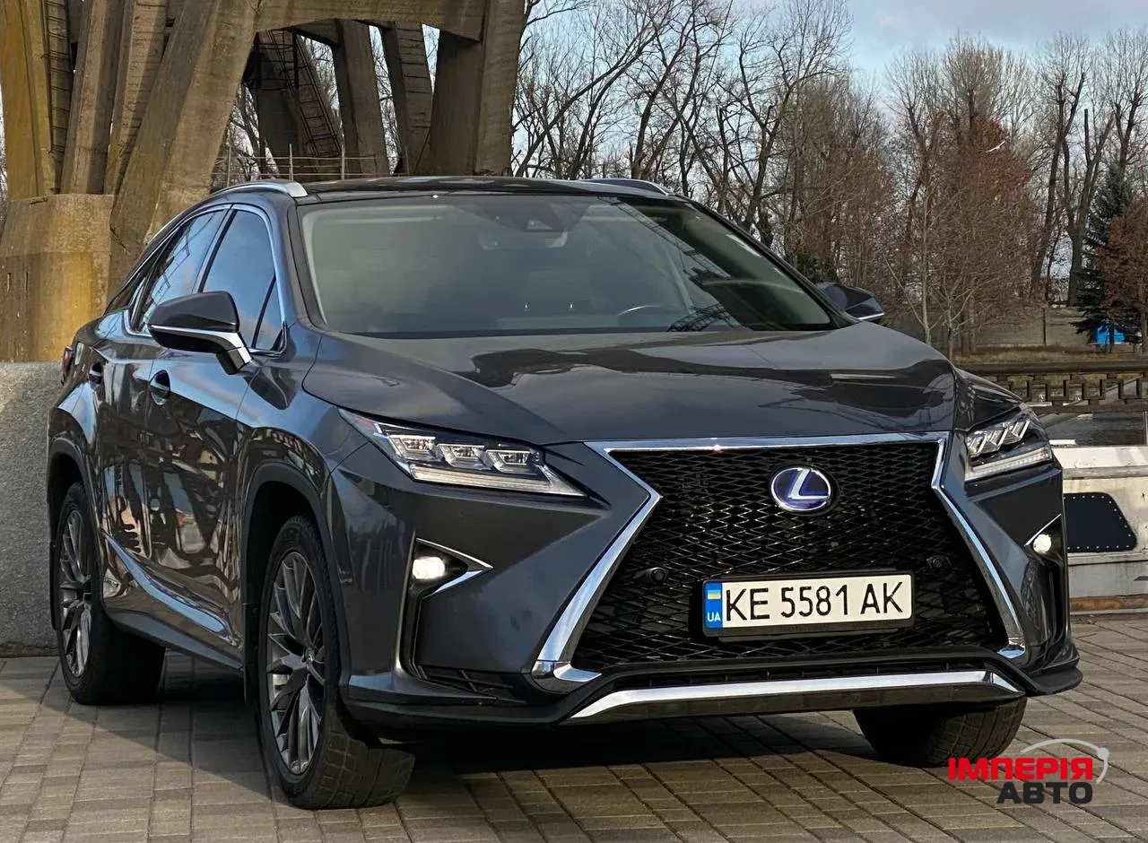 Lexus RX - фото 1