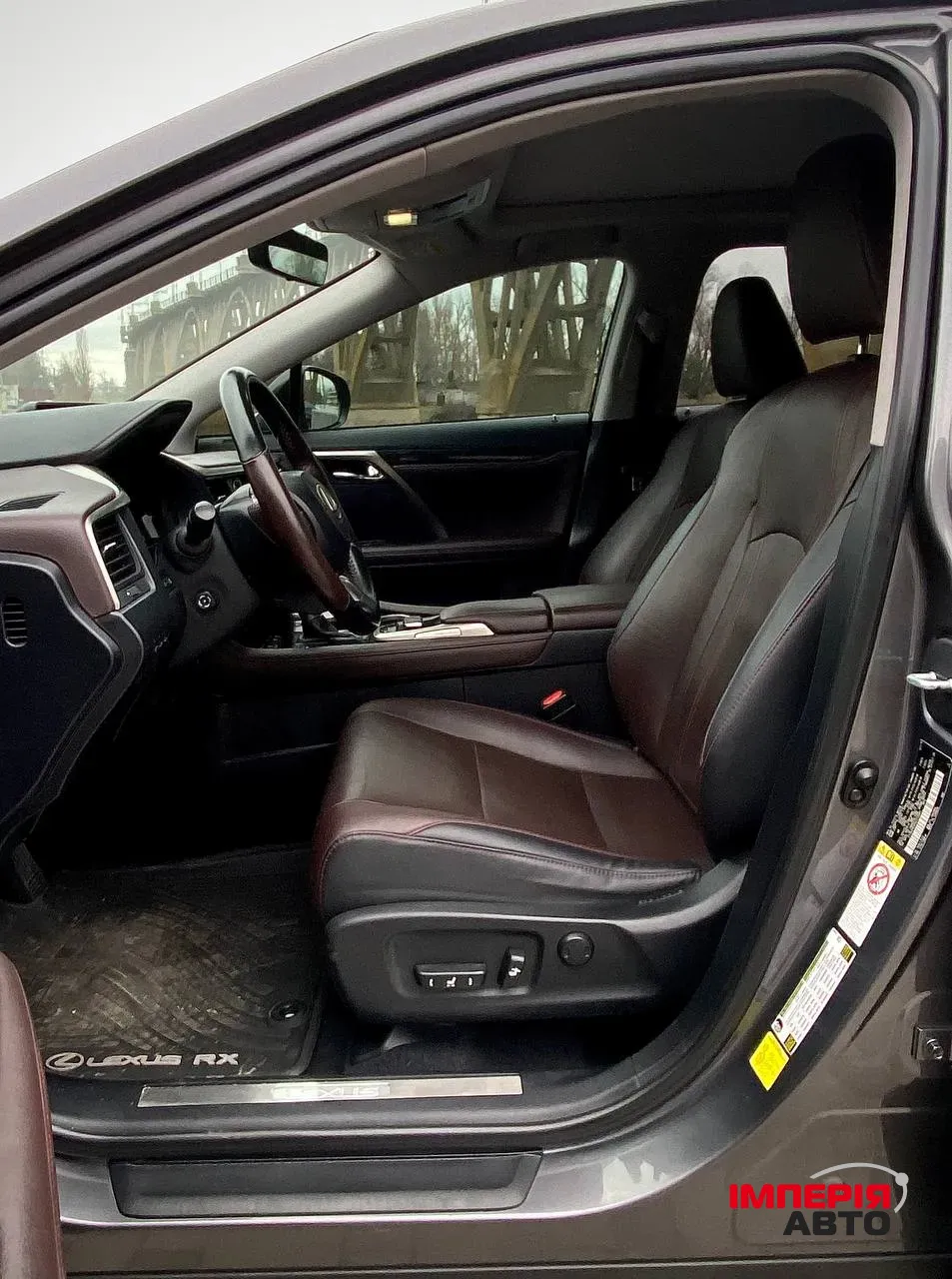 Lexus RX - фото 25