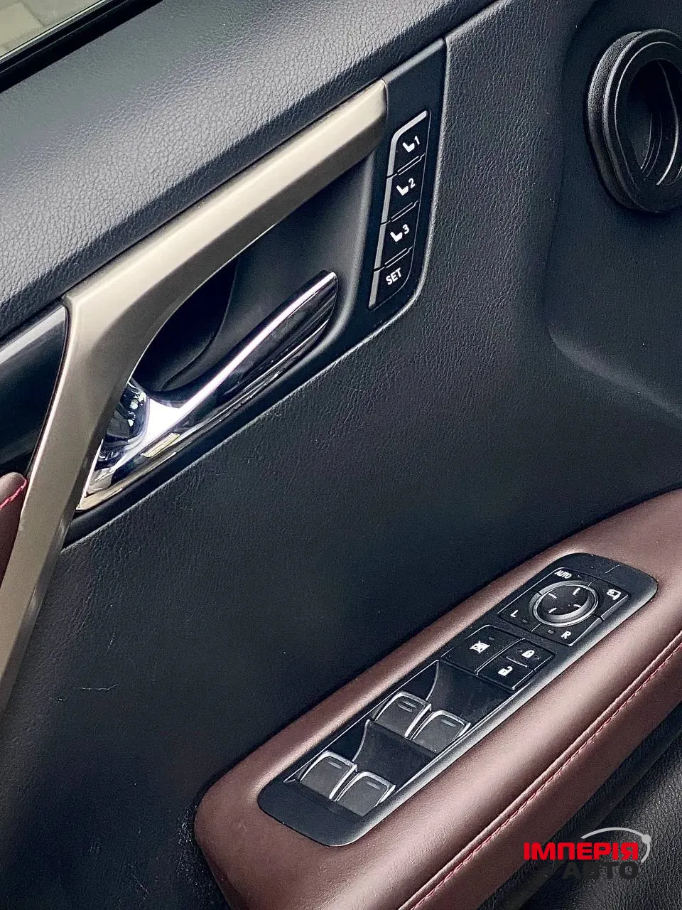 Lexus RX - фото 17