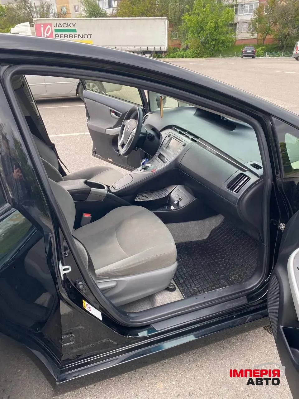 Toyota Prius - фото 2