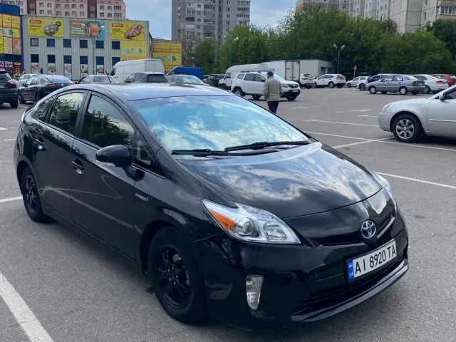Toyota Prius - фото 3