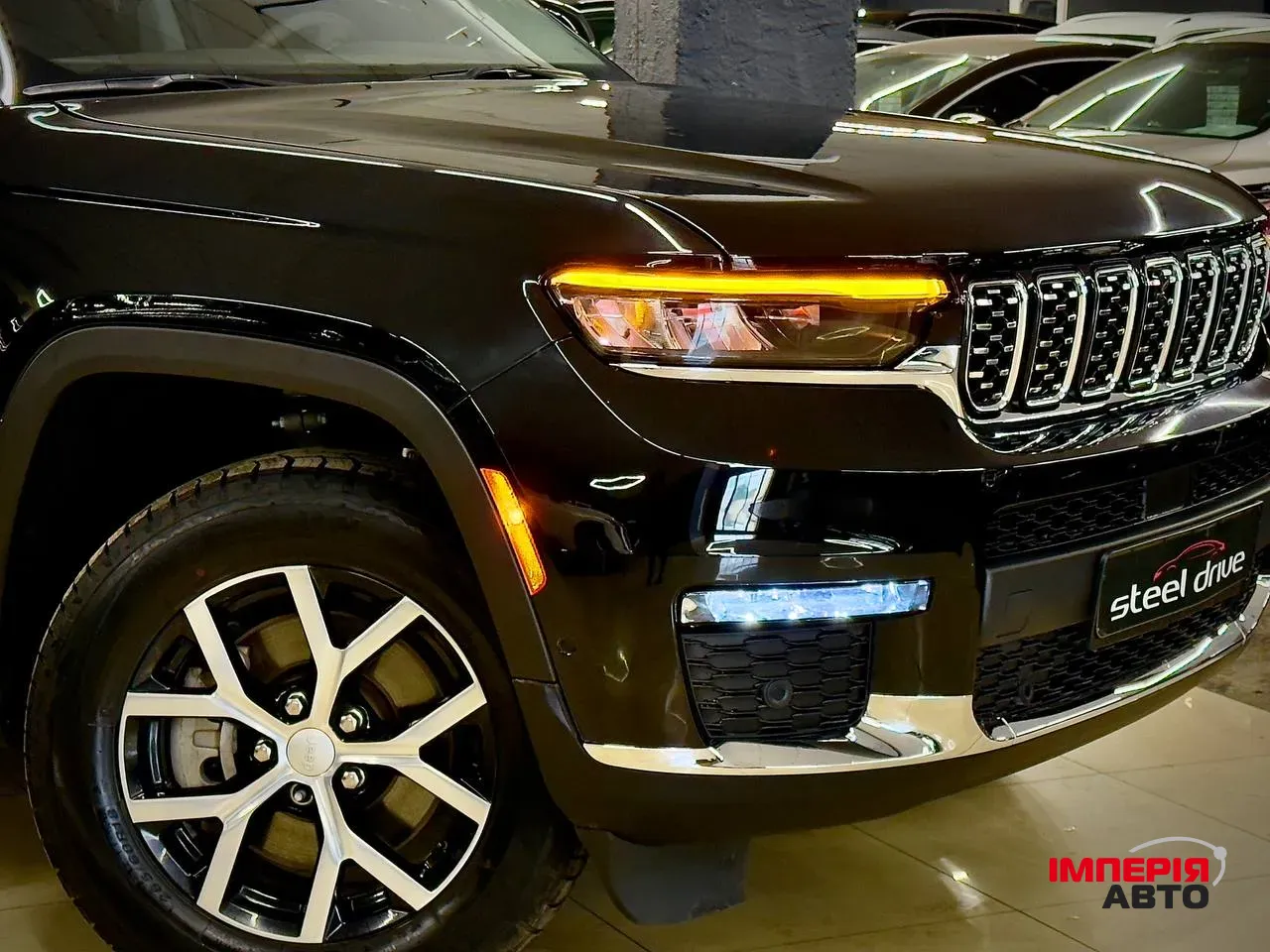 Jeep Grand Cherokee - фото 4