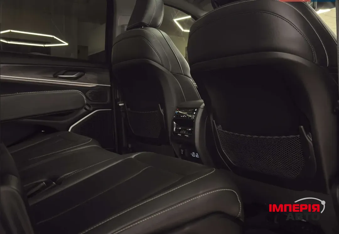 Jeep Grand Cherokee - фото 16