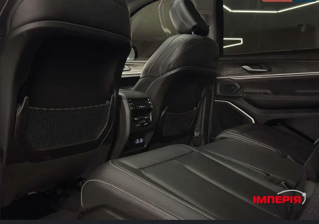 Jeep Grand Cherokee - фото 17