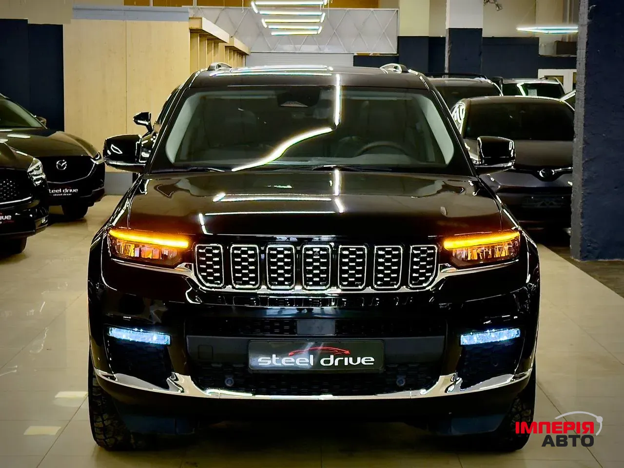 Jeep Grand Cherokee - фото 2