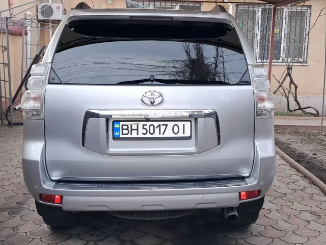 Toyota Land Cruiser Prado - фото 3