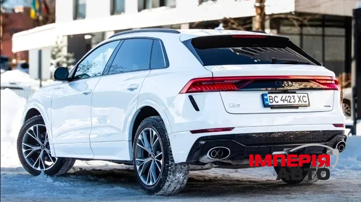 Audi Q8 - фото 9