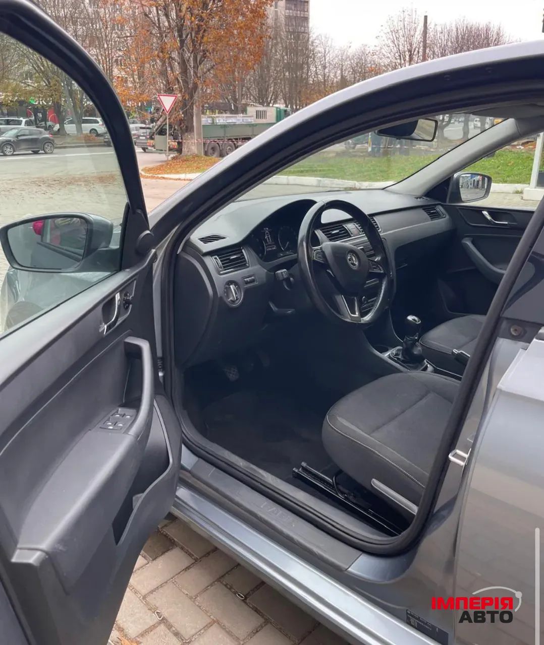 Skoda Rapid - фото 9