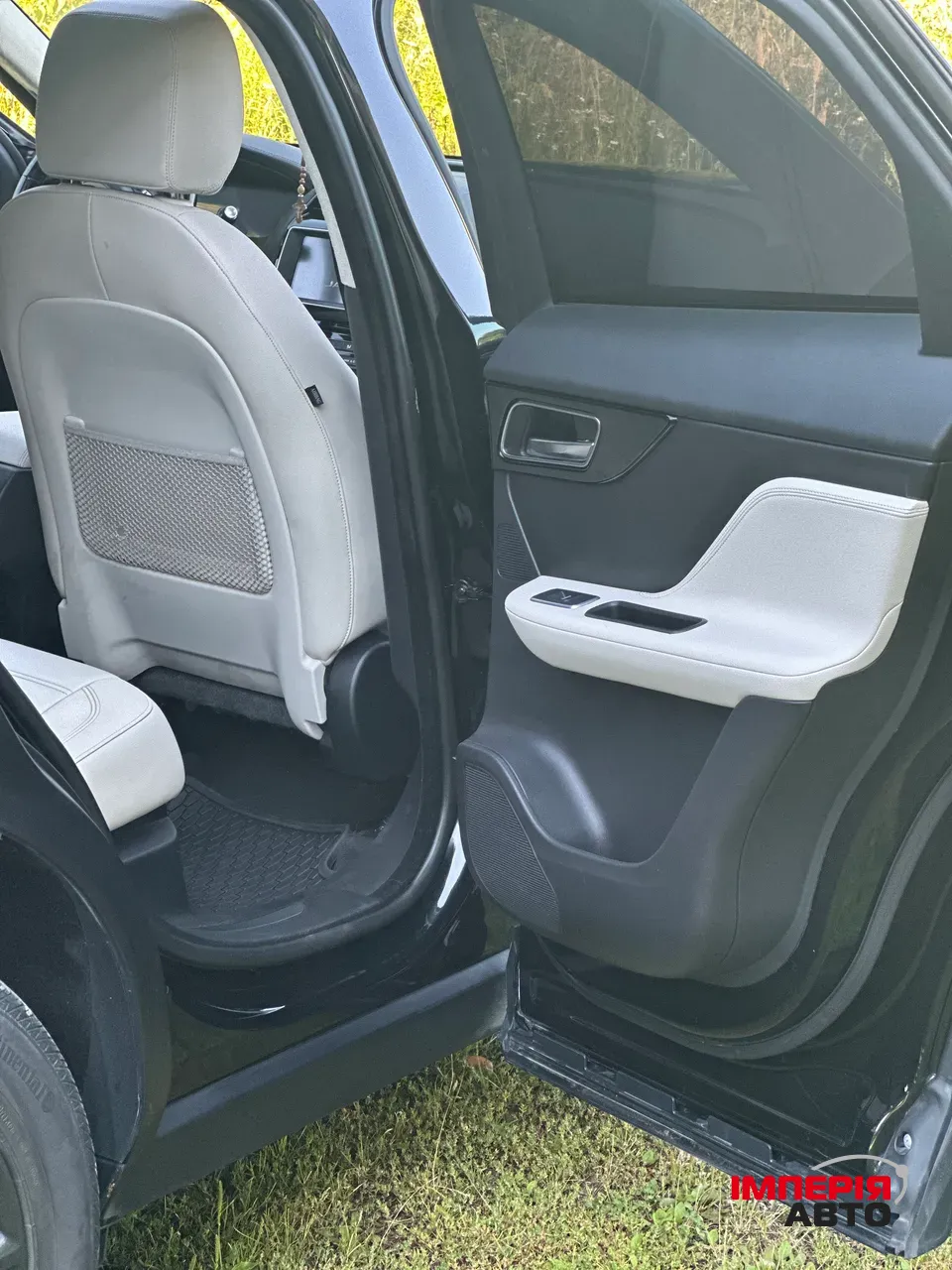 Jaguar F-Pace - фото 4