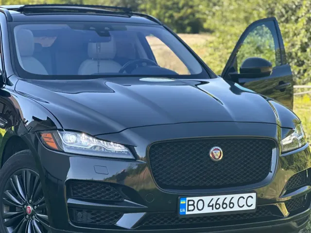Jaguar F-Pace - фото 2