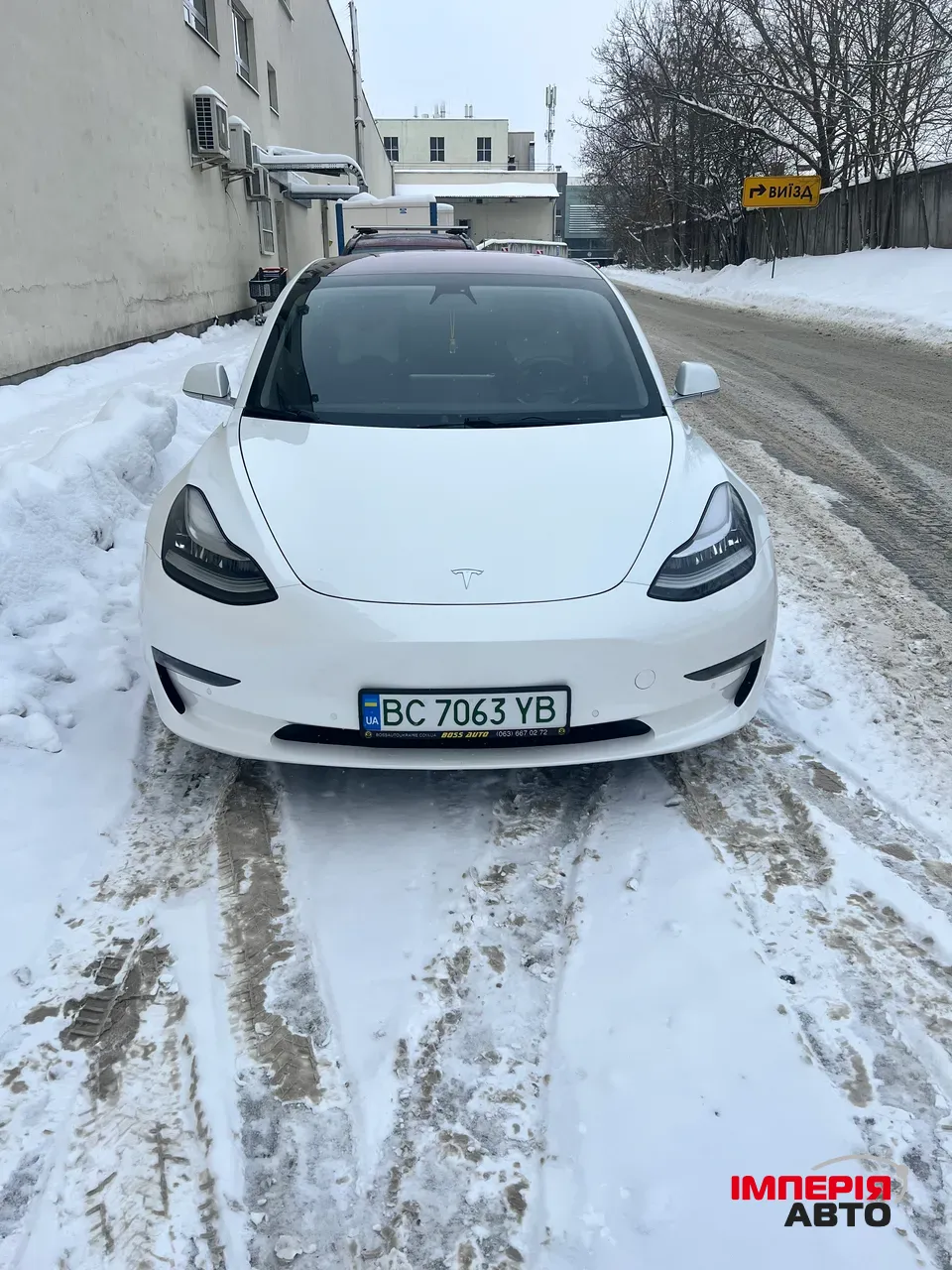 Tesla Model 3 - фото 1