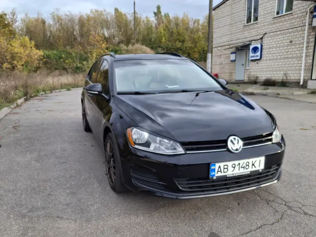 Volkswagen Golf - фото 1