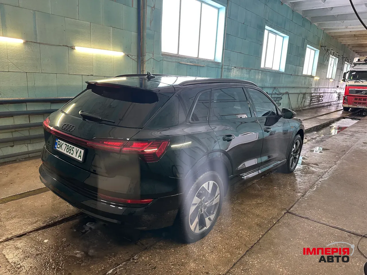 Audi e-tron - фото 19