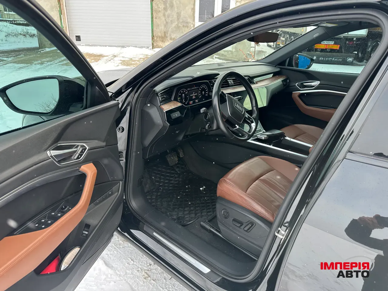 Audi e-tron - фото 6