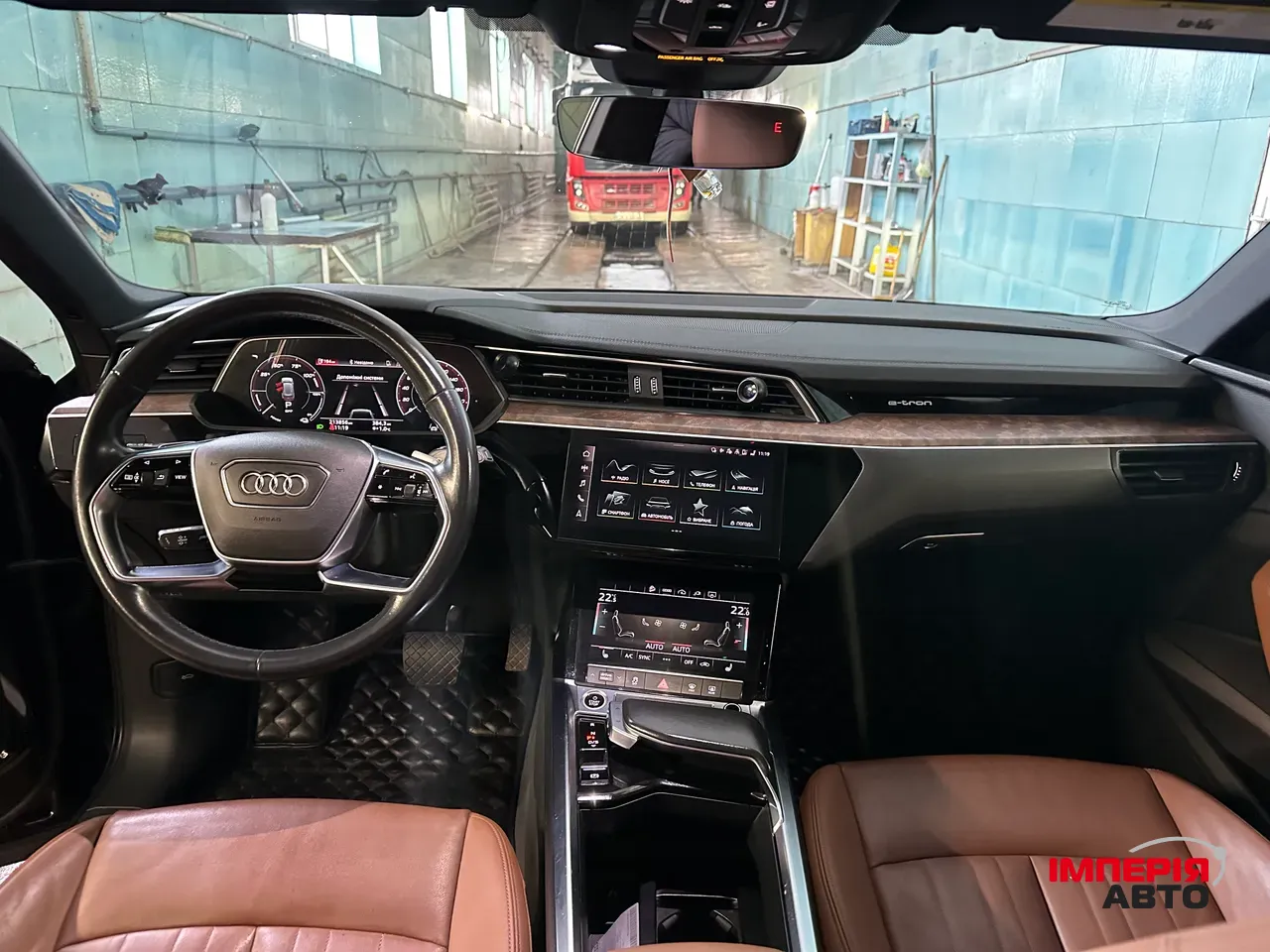 Audi e-tron - фото 22