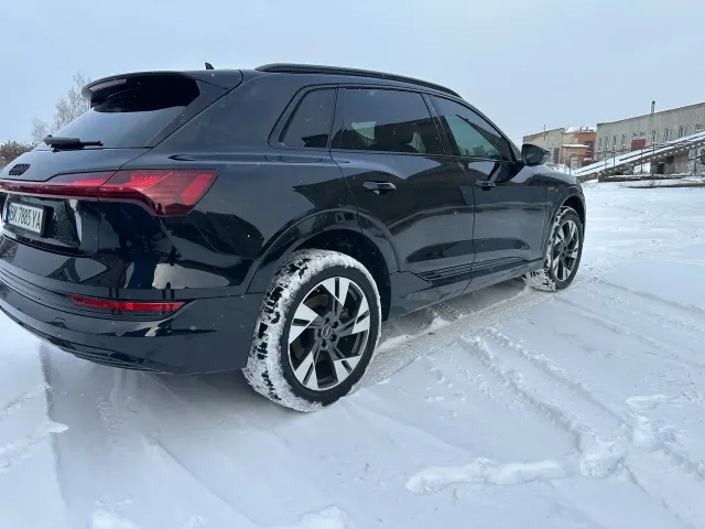 Audi e-tron - фото 3