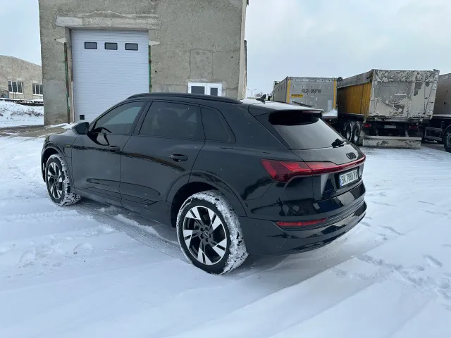 Audi e-tron - фото 4