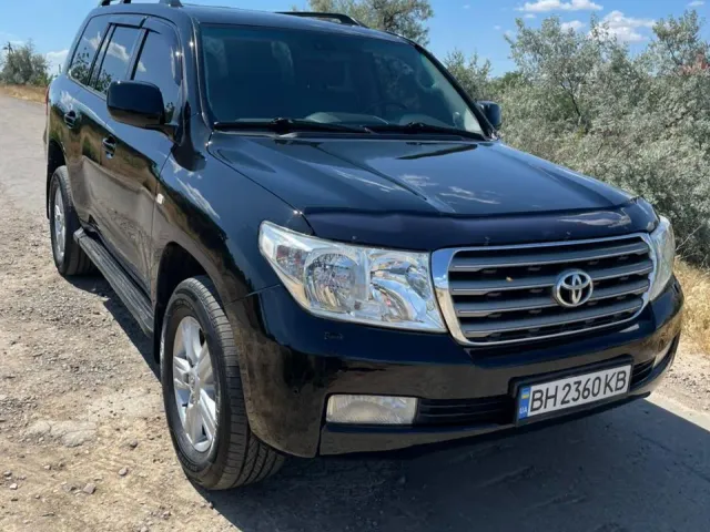 Toyota Land Cruiser - фото 1