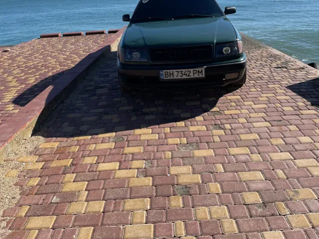 Audi 100 - фото 1