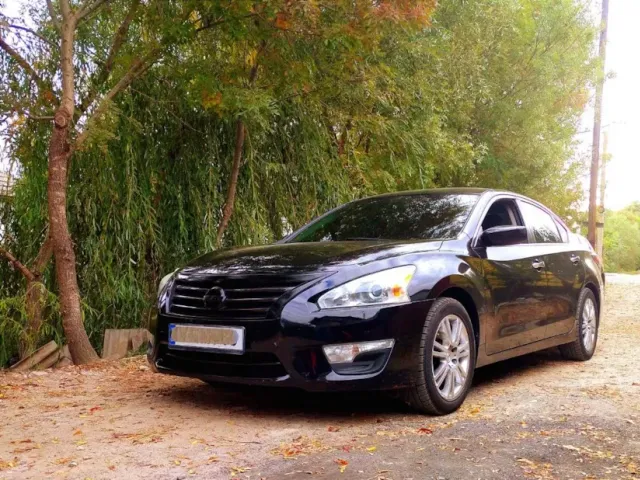 Nissan Altima - фото 1