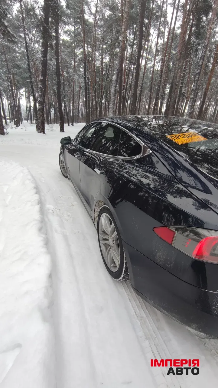 Tesla Model S - фото 8
