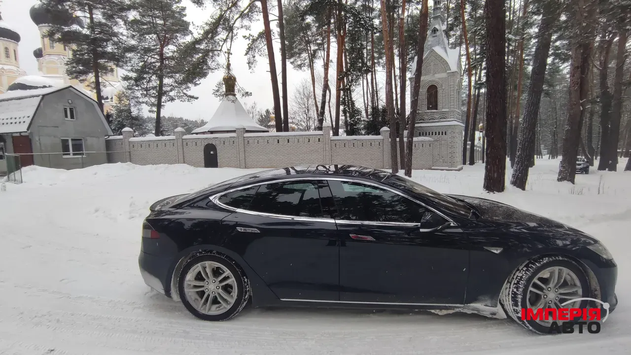 Tesla Model S - фото 4