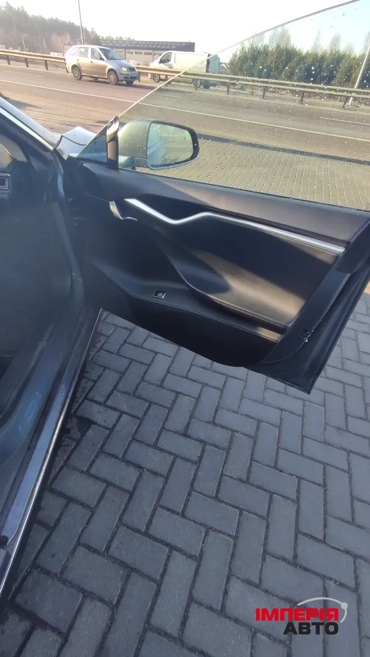 Tesla Model S - фото 9